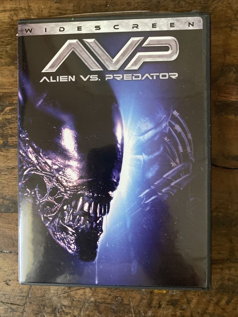 Alien Vs Predator (DVD, 2004) With Outer Sleeve and Inserts LIKE NEW - Etsy