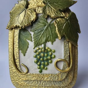 Grapevine Bas-Relief Home Decor | Handcrafted Gilded Frame | 3D Vine Leaves Art | 8.5x11.5 cm