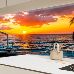 Salpicadero de vidrio templado con diseño de atardecer en el océano: decoración de cocina con estilo playero tropical