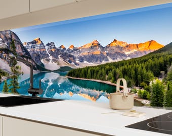 Keukenachterwand van gehard glas: uitzicht op een bergmeer, hittebestendig