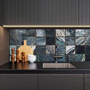 Salpicadero de cocina de vidrio templado hecho a mano: diseño de azulejos de piedra