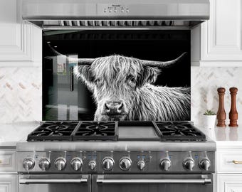 Salpicadero de cocina de vidrio templado con diseño de vaca de las Tierras Altas escocesas: decoración rústica