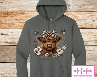 Highland Cow Hoodie with Bow & Flowers – Cute Western Cowgirl Sweatshirt – Floral Highland Cow Pullover – Farm Life Animal Hoodie Gift