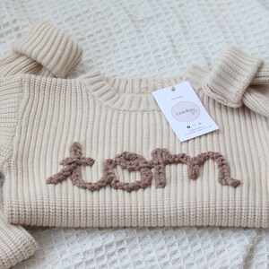 Pull crème personnalisé pour bébé en tricot image 5