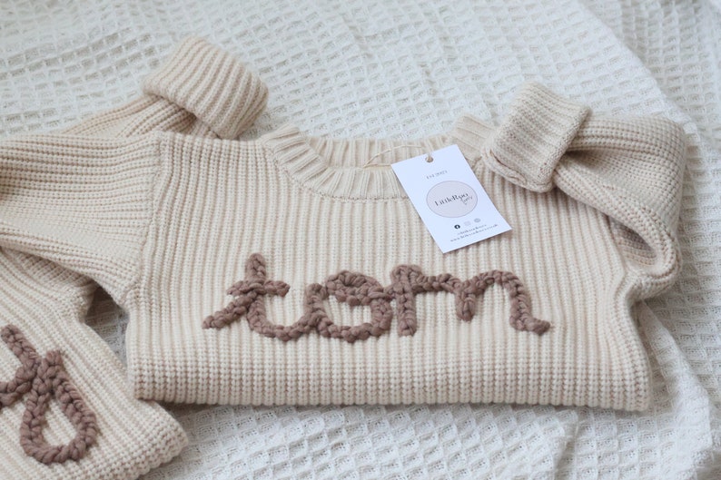 Pull crème personnalisé pour bébé en tricot image 5