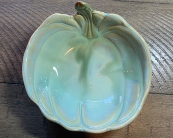 WONKY SHAPE  •• Small Handmade Pastel Green Pottery Pumpkin Bowl Candy Dish Trinket Jewelry Fall Halloween Harvest Squash Stoneware