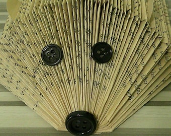 Sztuka składania książek w kształcie jeża