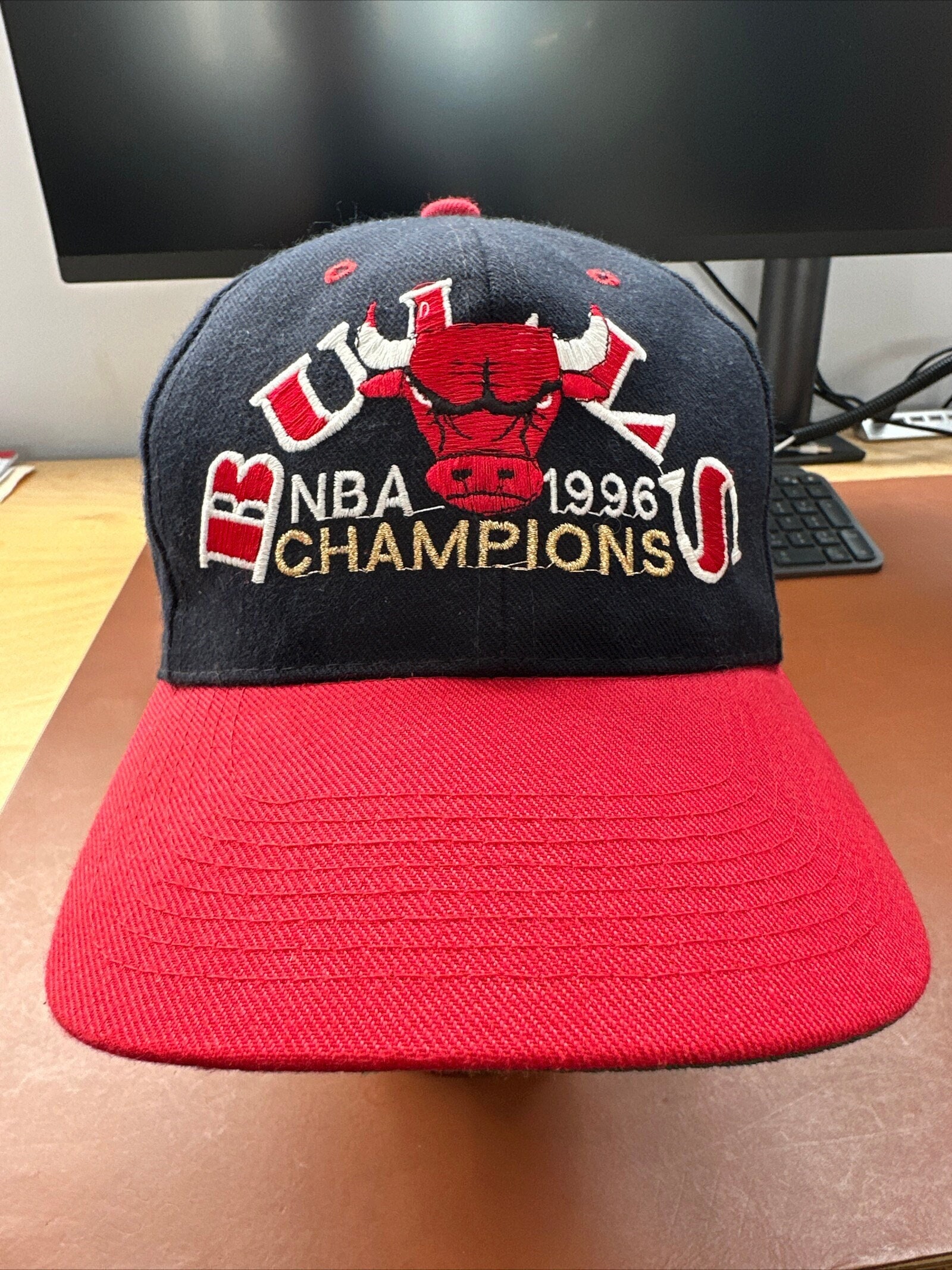 CHICAGO BULLS 刺繍キャップ 【公式通販】