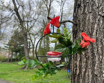 Adorable y pequeño comedero colgante para colibríes, perfecto para llevar pájaros alegres a su jardín