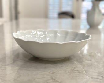 Vintage Kaiser Porcelain White Large Serving Bowl, 10 1/2"