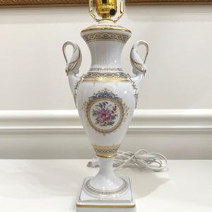 Vintage 1980&#39;s Kaiser Porcelain Swan Style Floral Table Lamp - No Shade