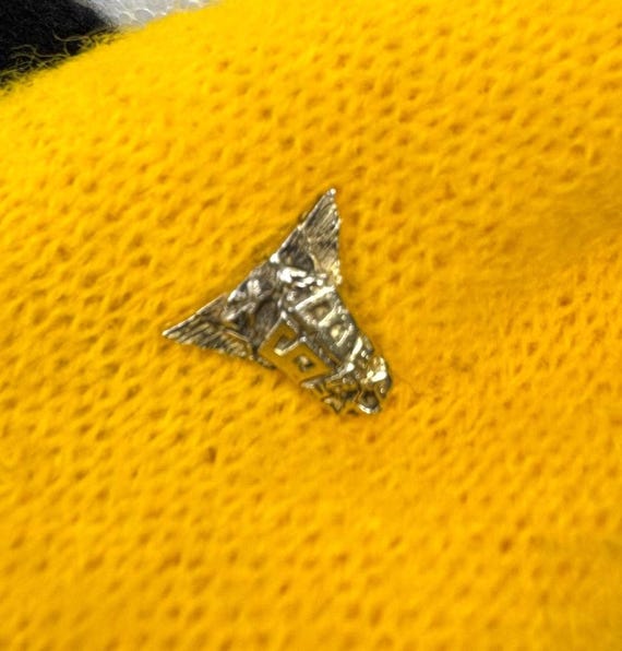 Vintage West Point Class of 1968 Crest Lapel Pin,… - image 3