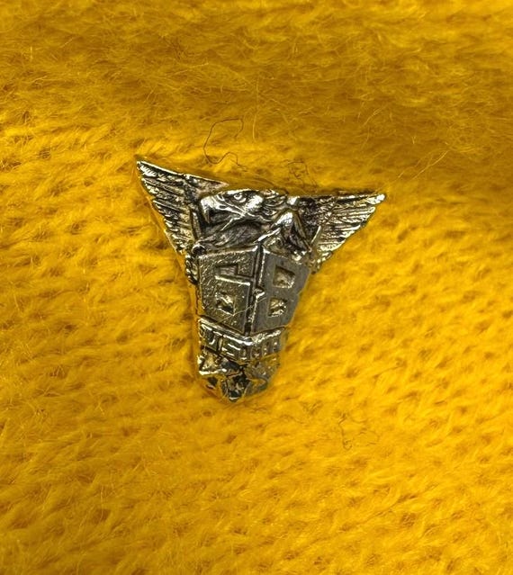 Vintage West Point Class of 1968 Crest Lapel Pin,… - image 1