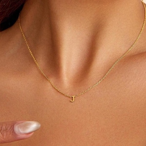 Collier initial élégant, petit collier de lettre initiale en or 18 carats, collier en couches délicat, bijoux minimalistes, cadeau pour elle, cadeau d'anniversaire