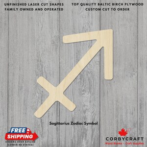 Op de afbeelding: Ongeslepen, lasergesneden houten Boogschutter dierenriemteken. Gemaakt van Baltisch berken multiplex. De afbeelding bevat de tekst "Unfinished Laser Cut Shapes", "Family Owned and Operated", "Top Quality Baltic Birch Plywood" en "Custom Cut to Order".