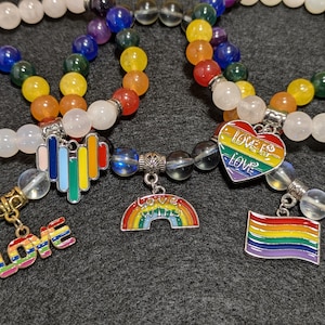 Pulseiras do Orgulho Arco-Íris – Pulseiras com Pingentes LGBTQIA+ – Joias com Contas Coloridas e Pedras Preciosas – Mês do Orgulho – Amor é Amor – Bandeira do Orgulho