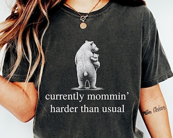 Funny Mom Life Shirt: Comfort Colors Unisex T-Shirt