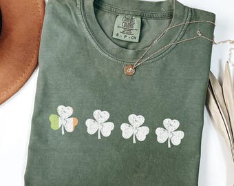 Comfort Colors Retro Shamrock St Patricks Day Tee, DT581