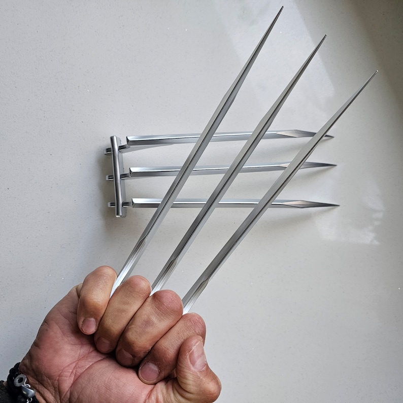 Cosplay Claws Costume Plastic Freddy Wolverine Comic Con Hand Silver