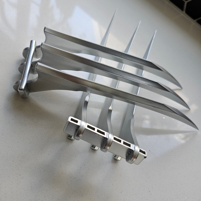 Cosplay Claws Costume Plastic Freddy Wolverine Comic Con Hand Silver