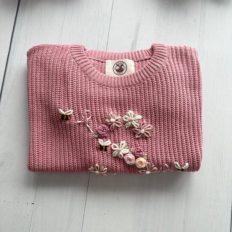 Personalisierte Baby-Strickpullover mit Blumenmuster, benutzerdefinierter weicher Baumwollpullover für Säuglinge, Kleinkinder, perfekt für Geschenke, Andenken Bild 5