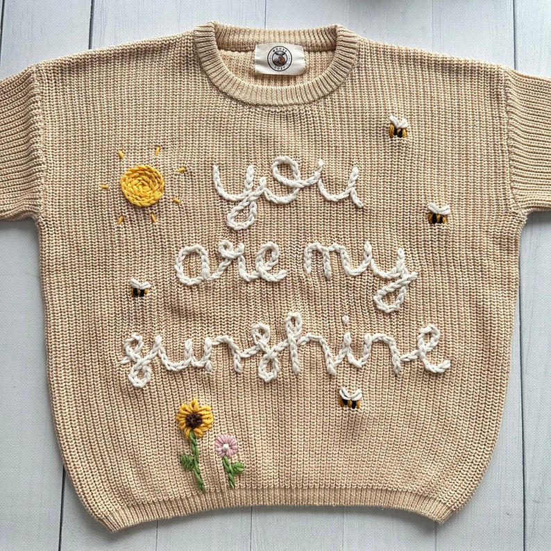 Handbestickter Pullover für Babys und Kleinkinder Individuell, umweltfreundlich, ideal für Geburtstage und Babypartys Bild 4