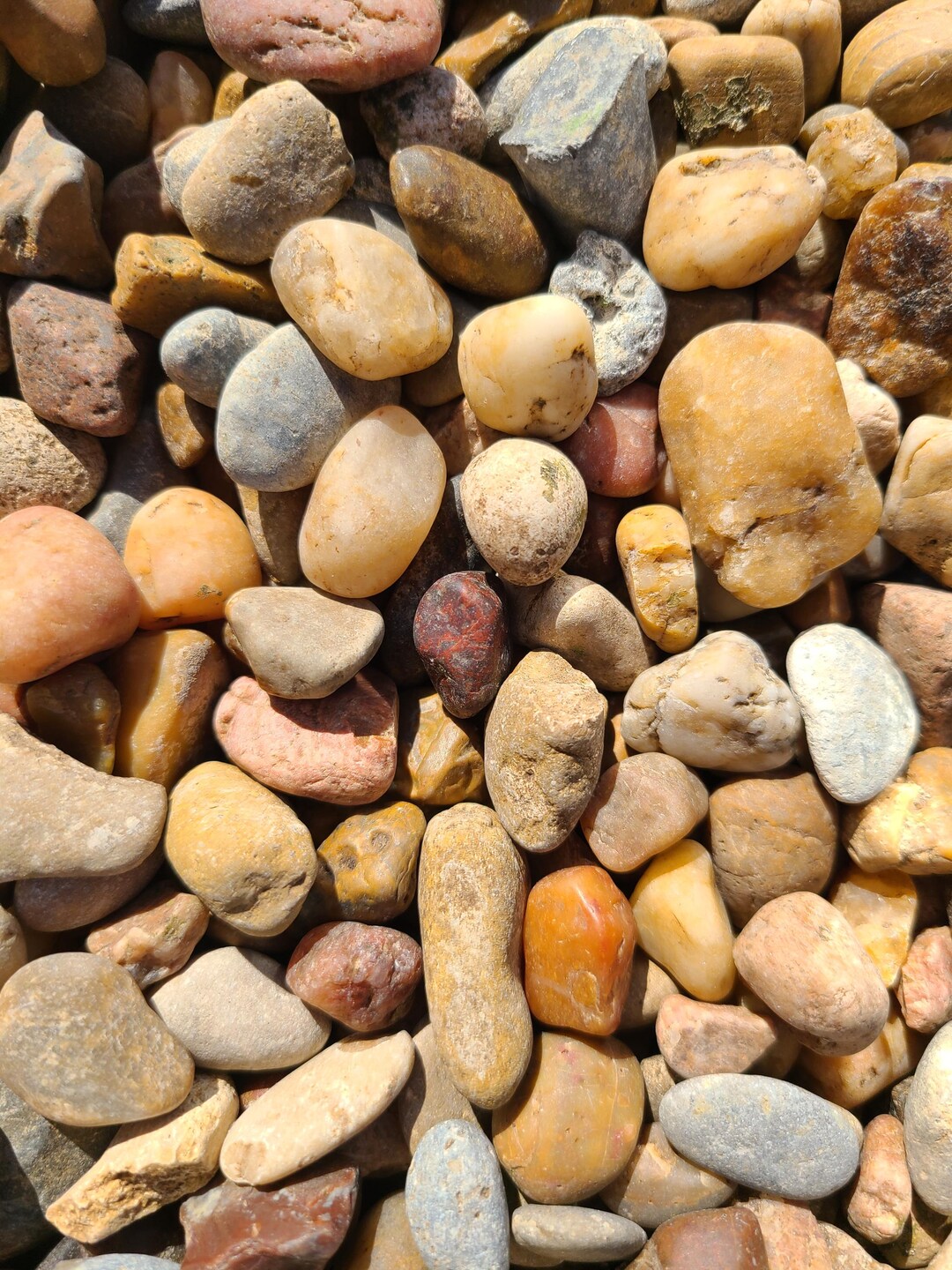 Visual Reference: Natural Unpolished Small River Rocks Pebbles For Aquariums Plants Fairy