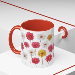 Daisy Flower Mug: Cheerful Floral Coffee Mug, Botanical Art