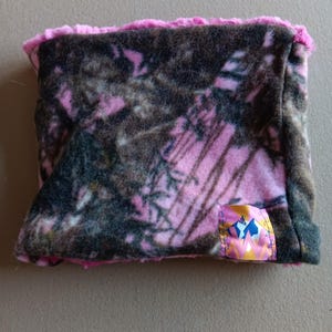 Vändbar Minky-fodrad fleece skidskydd/halsduk – Rosa kamouflage/ Äkta trädmönster/ Minky-fodrad