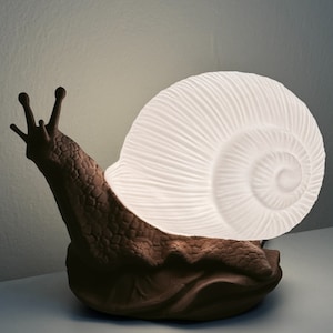 Bright Snail Desk Lamp - Night Light, Vibrant Home Decor, Bedside Lamp, Nature, office decoration, Custom LED Bulb Included (USB) 3D printed