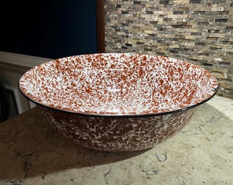 Bol grande vintage esmaltado rojo con salpicaduras moteadas de 16 pulgadas