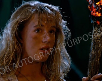 Amy O&#39;Neill 8x10 Autograph Honey, I Shrunk The Kids Torch