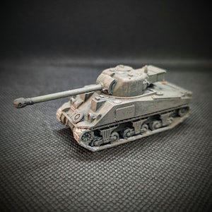 Modelo a escala pintado a mano del Sherman Firefly de 15 mm/1:100