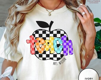 Camiseta personalizada para profesor, camiseta con nombre de profesor, camiseta personalizada de Apple, camiseta retro para profesor, regalo de agradecimiento para la vuelta al cole, regalo de fin de curso.