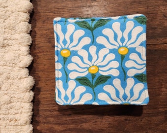 Flannel Fabric Groovy Flower Coasters, Nature Charm Fabric Coasters, Nostalgic and Retro Gift for Any Occasion, Housewarming Gift