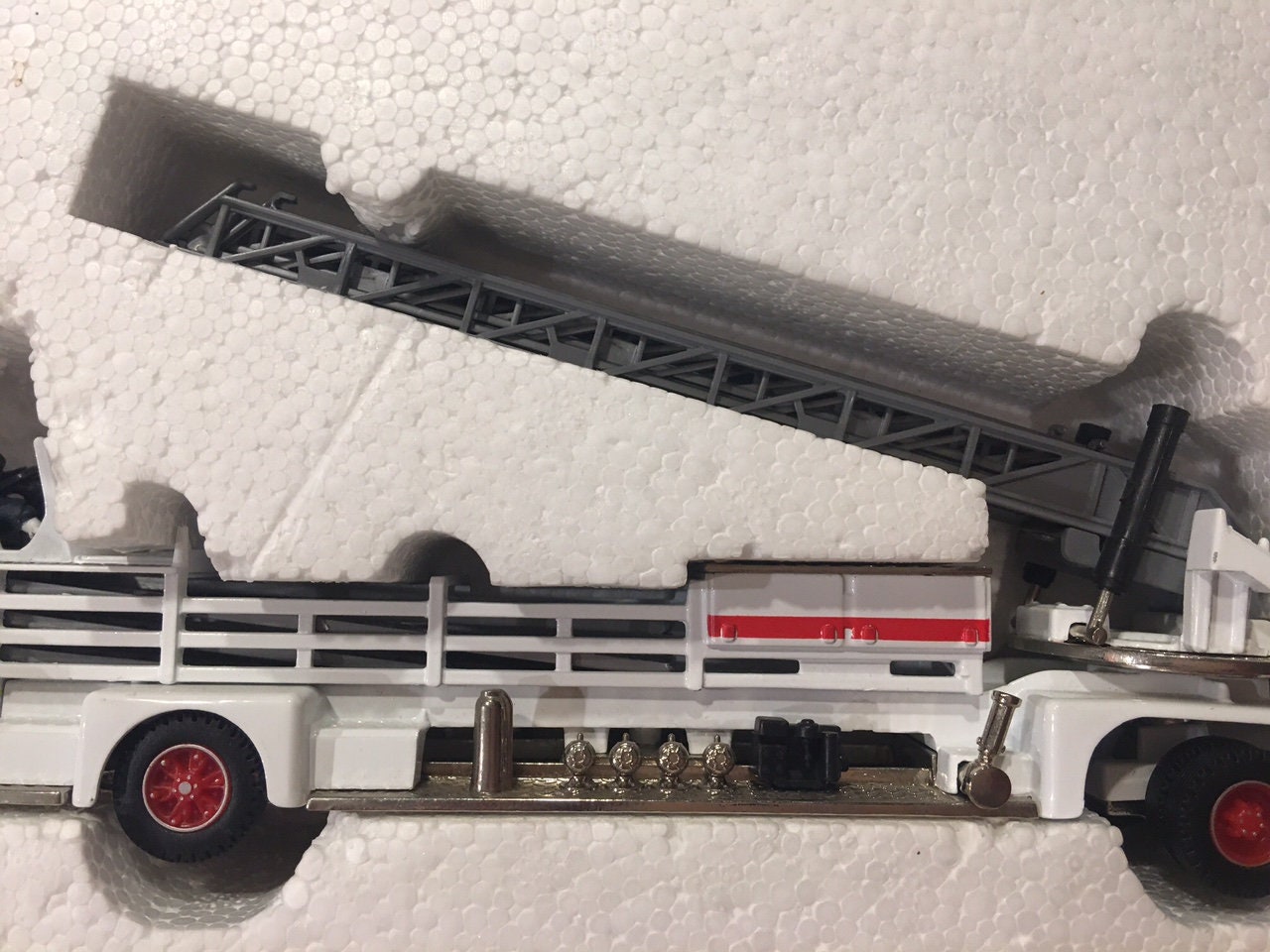 1994 Corgi Classics LE American Lafrance Denver FD Aerial