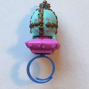 Polly Pocket - &quot;PRETTY EGG&quot; Ring - Complete - 1995 - Blue Bird