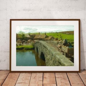Può includere: Un dipinto di un ponte di pietra su un fiume in un piccolo villaggio. Il ponte è fatto di pietra grezza e ha un solo arco. Ci sono diversi edifici dall'altra parte del ponte, tra cui una casetta con tetto di paglia. Il cielo è di un azzurro chiaro con alcune nuvole.