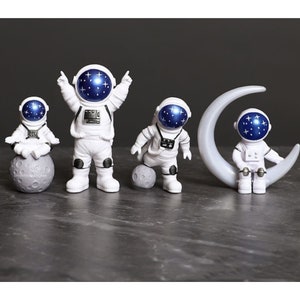 Set of Astronaut Figure | Spaceman Sculpture | Desktop Home Decoration