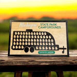 Carte de voyage personnalisée pour camping dans les parcs d'État du Michigan - Liste d'aventures - Cadeau parfait pour les campeurs !