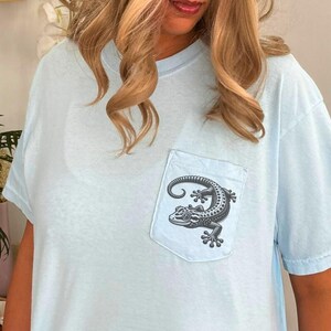 Gecko Shirt Gecko Pocket Tee Cool Gecko Graphic TShirt Vintage Gecko Lover Gift Idea Vintage Gecko Apparel for Gecko Lovers Shirt