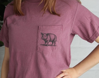 Pig Pocket T Shirt Adorable Farm Animal Pig Lover Gift Pig Graphic Tee for Pet Pig Owners Unique Rustic Pig Artwork Apparel Pig Lover Shirt