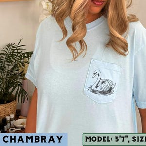 Vintage Swan Pocket Tee Retro Bird Lover T Shirt Elegant Swan Graphic TShirt Trendy Swan Shirt Nature Print Gift for Swan Lovers