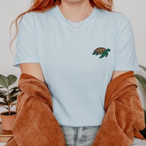 Embroidered Sea Turtle T-Shirt Ocean Animal Embroidery Shirt Cute Sea Turtle Design Minimalist Marine Life Tee Gift for Turtle Lovers