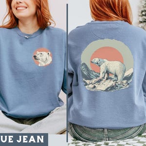 Vintage Polar Bear Sweatshirt, Wildlife Inspired Graphic Pullover, Arctic Animal Design, Cozy Bear Crewneck Sweater, Polar Bear Lover Gift