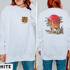 Vintage Tiger Sweatshirt, Nature Inspired Graphic Pullover, Wildlife Tiger Lover Gift, Cozy Tiger Crewneck Sweater, Cool Animal Design