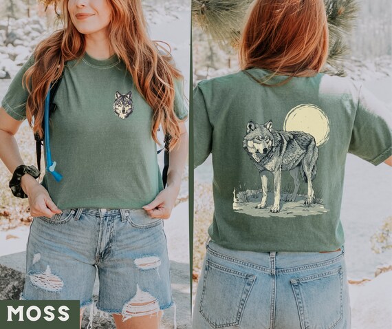 Vintage Wolf Shirt, Nature Themed Tee, Wildlife Art Top, Retro Wolf Graphic Tee, Moonlit Wolf Design, Wolf Lover Shirt, Wolf Gift