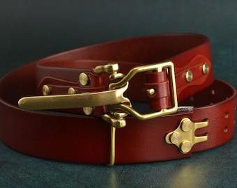 Cinturón de cuero para hombre de la Caballería Littleton hecho a mano. Cinturón para traje de hombre.