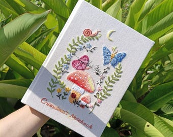 Presente personalizado para mãe, caderno bordado à mão personalizado, caderno de tecido feito à mão, diário personalizado, caderno de margaridas, caderno personalizado