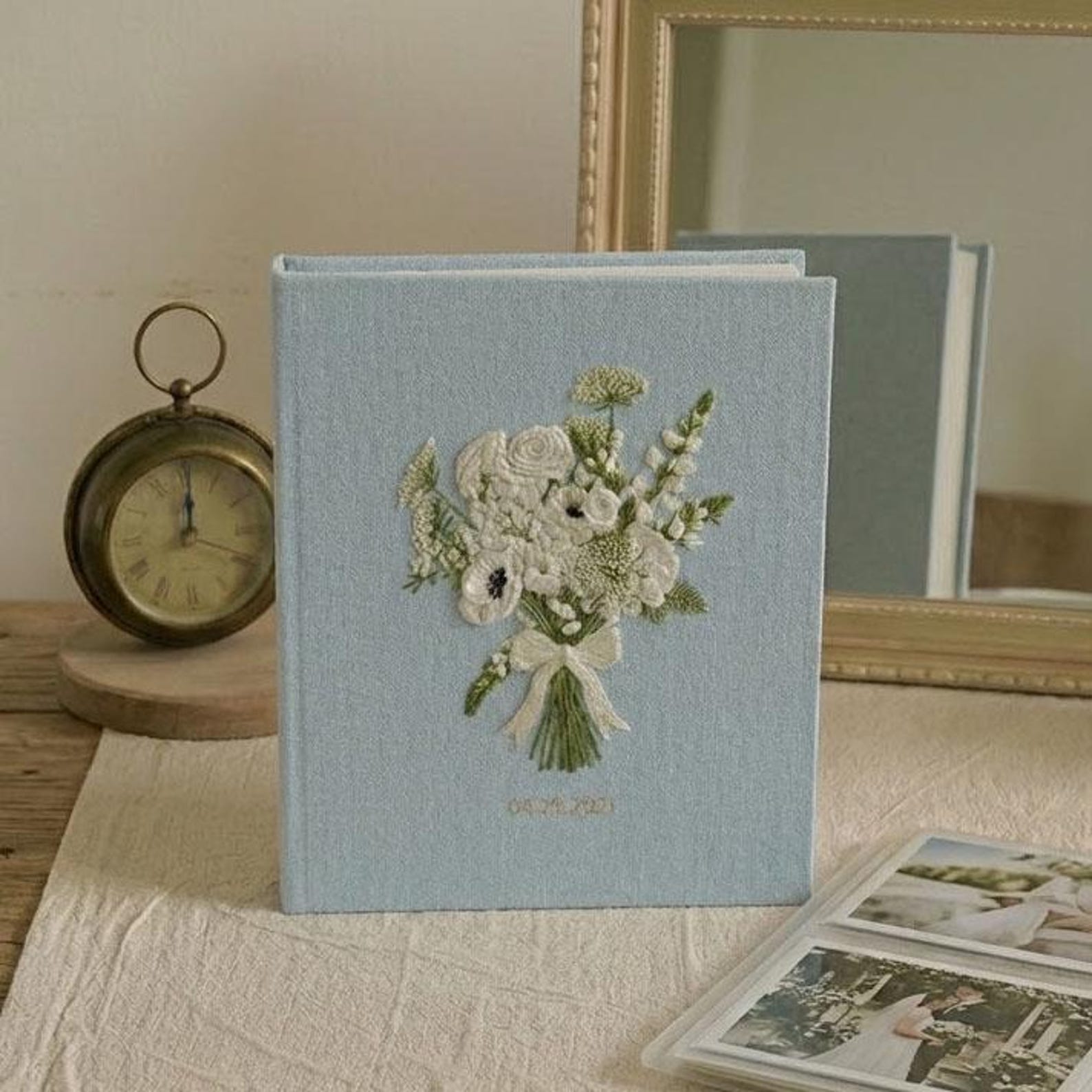 Hand Embroidered Photo Album With Sleeves, Personalized Photo Album, Anniversary Gift, Unique Photo Album, Flower Embroidered Photo Album. - 10x15cm (200 photos)